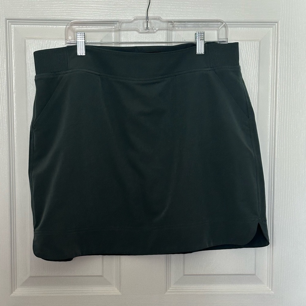32 DEGREES Ladies' Skort  in Smoke Green Sz:Large EUC